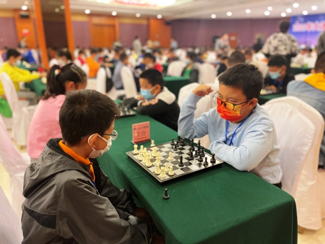 中国国际象棋女子公开赛公开组晋级赛结束——翟墨拔得头筹挺进线下总决赛(图1)