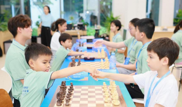 2025年“融湾区·链世界”国际象棋青少年交流赛举行(图1)