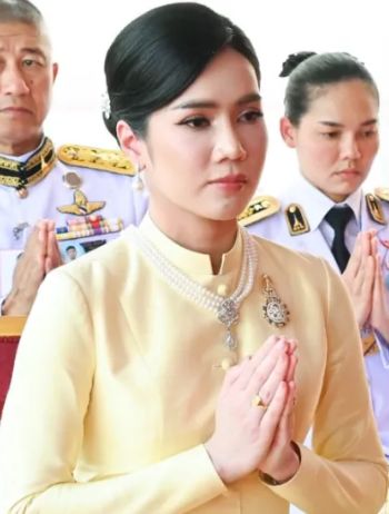 泰国二王子与90后新王妃争宠3次高调剃度、穿皇家僧袍、P父王合照(图5)