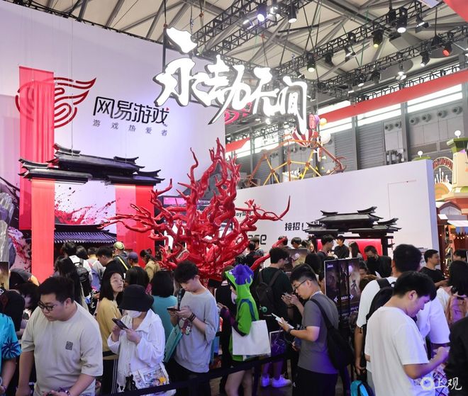2025 ChinaJoy在上海开幕！地铁大客流不断现场体验或需排队4小时！附攻略→(图5)