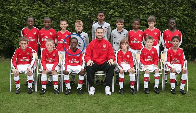 阿森纳官网以10件事介绍埃泽：热衷回馈社会喜欢国际象棋(图3)