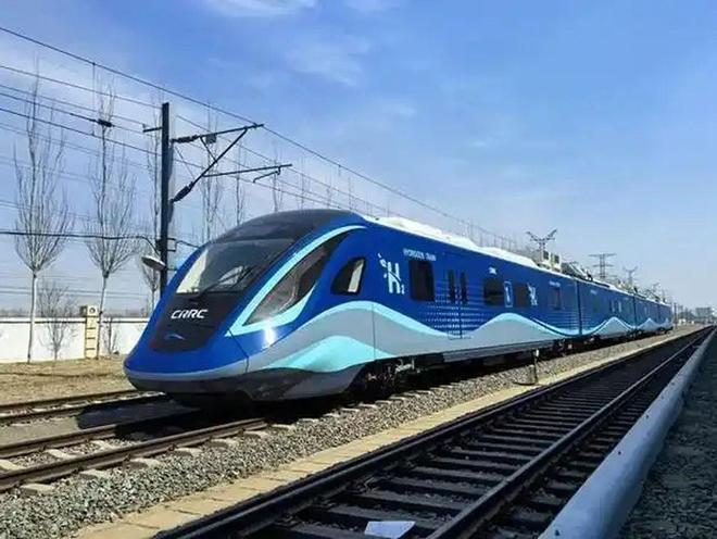 日本要破防了！中国氢能列车试跑成功加氢10分钟可续航1000公里(图3)