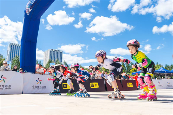 冰城夏日体育的“烟火气”：逛街看球赛 公园打擂台(图3)