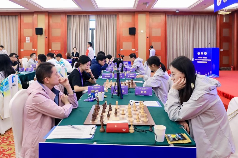 “棋”聚下姜！“山海杯”全国业余国际象棋棋王赛开赛！在绿水青山间下棋是什么感受？(图1)