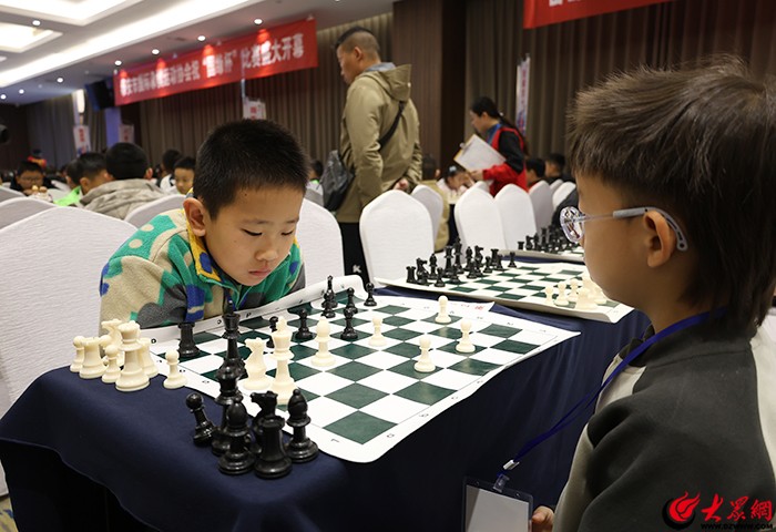 “好运山东”2025年泰安市第二十一届“国缘杯”少儿围棋、国际象棋大奖赛举办(图2)