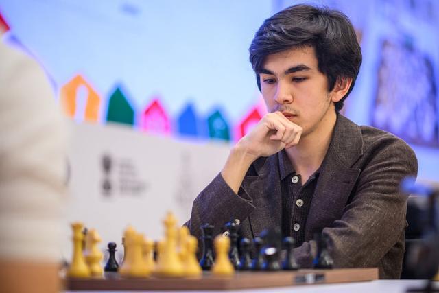 对手送车！中国棋手韦奕晋级国际象棋世界杯赛决赛！(图4)