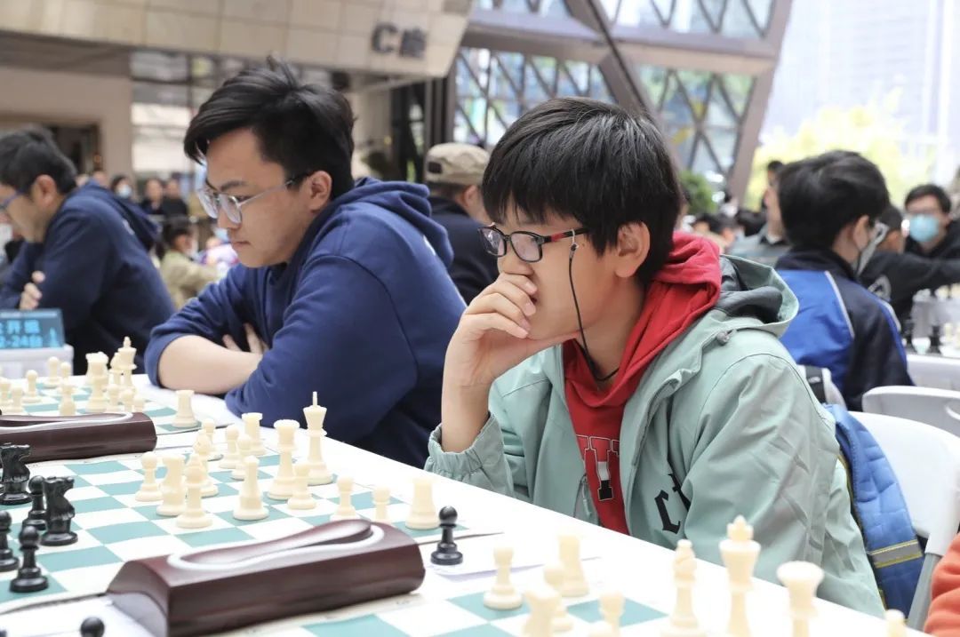 中国棋手韦奕闯入国际棋联举办的国际象棋世界杯决赛(图1)