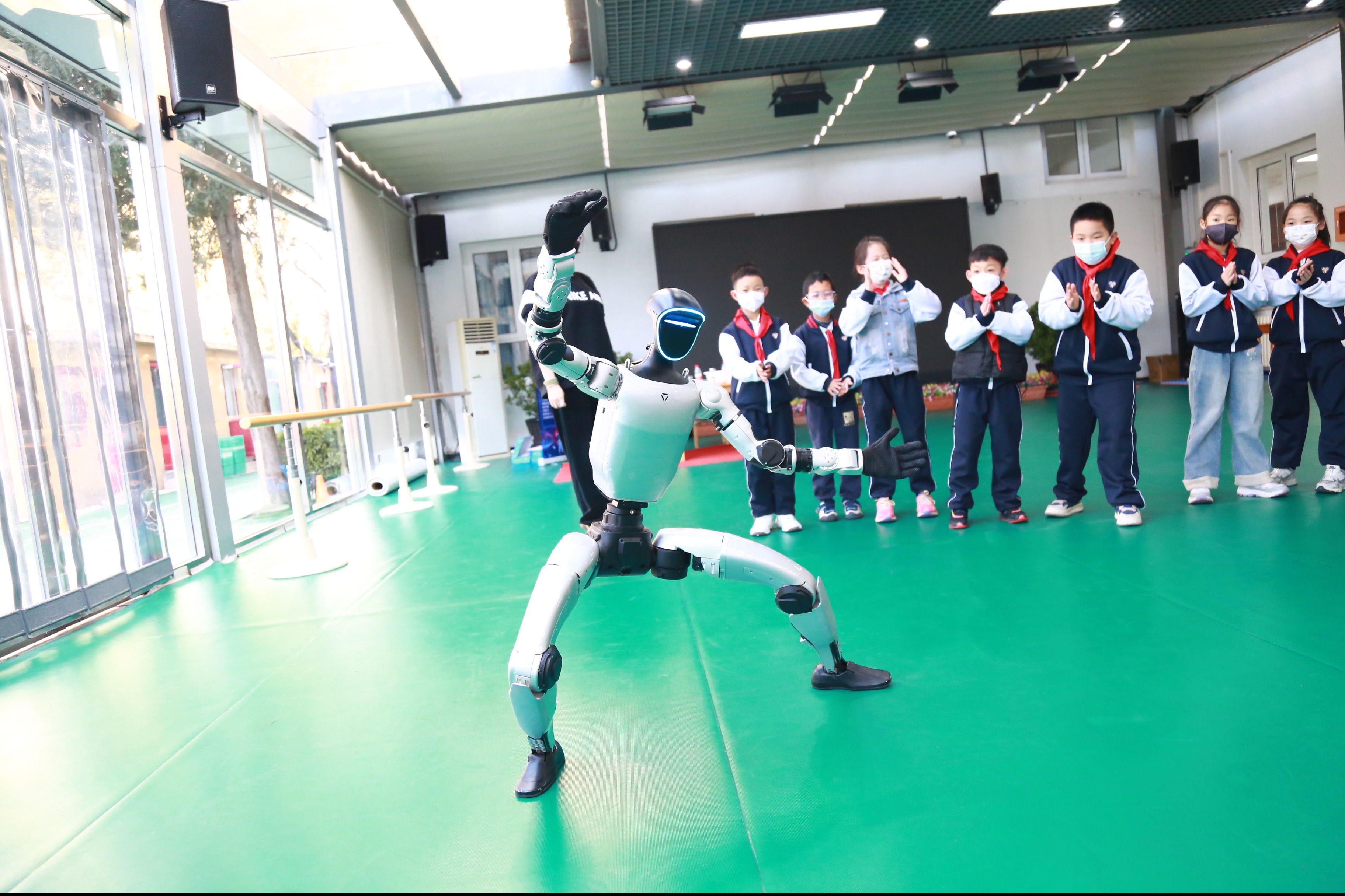 北京市东城区灯市口小学举办2025年校园科技节体验活动(图3)