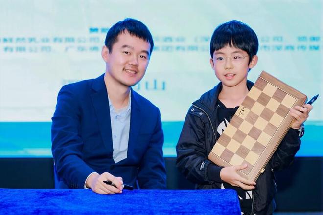 特写丨掌声为“开门办赛”响起(图6)