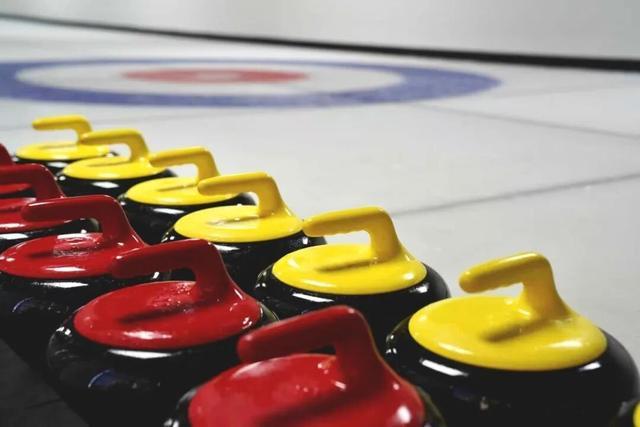 河南首座高中标准化冰壶馆惊艳亮相！就在这里→(图6)