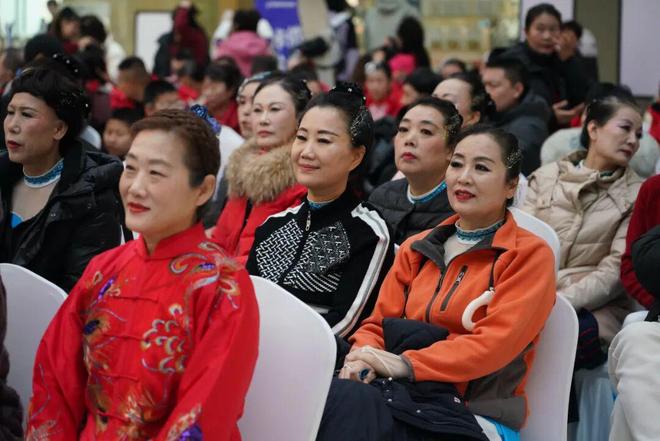 活力烟台闪耀年度体育盛宴！2025年度烟台市品牌赛事颁奖暨社会体育指导员风采展演圆满举行(图4)