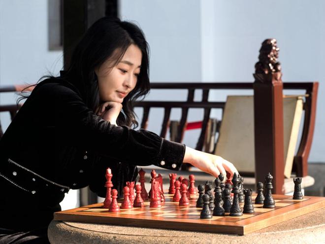 世界冠军居文君、丁立人出赛第八届上合组织国家国际象棋团体赛4月上海落子(图1)