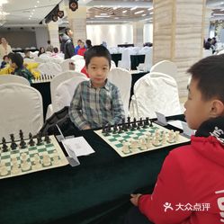 “瑞贝卡杯”2026年第六届全国国际象棋新锐赛战罢三轮 金睿俊独领风骚(图1)