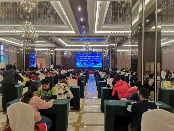 393名棋手创参赛人数新高！闵行这场“国象大战”不仅有胜负更有山海情(图1)