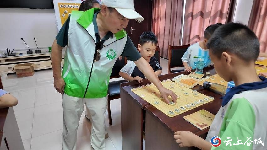 棋启童趣乐享暑假！谷城筑阳社区公益象棋培训班开班(图3)