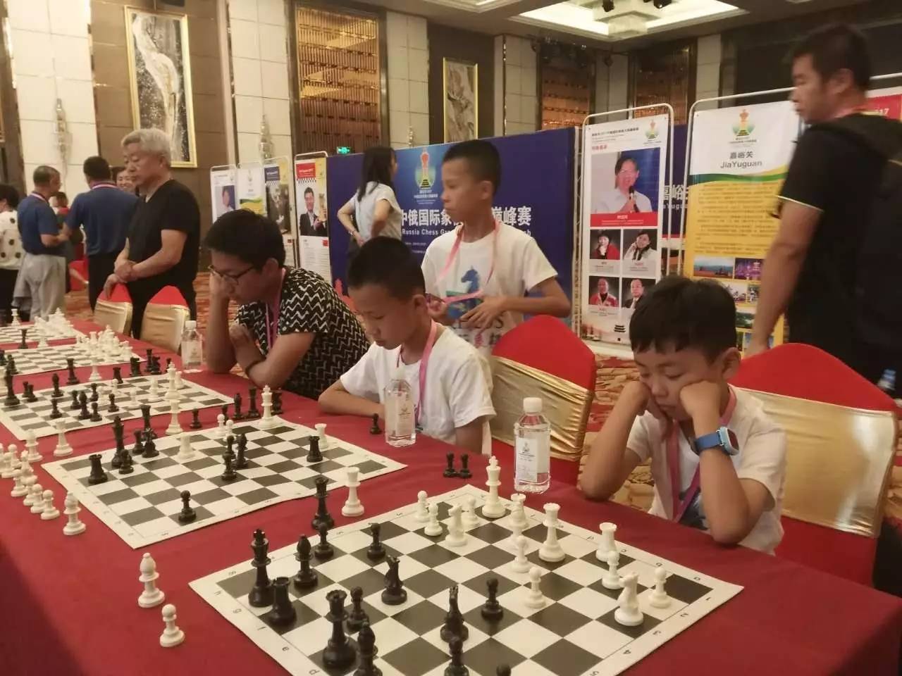 国际象棋比赛：我承认这是我看过下得最快的一盘棋了(图1)